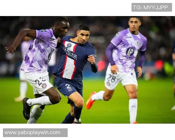 朗斯力压巴黎暂居法甲榜首队报预测其有望争冠 朗斯力压巴黎暂居法甲榜首队报预测其有望争冠