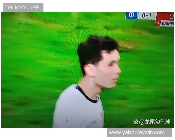 泰国队防守犯规引发争议拜合拉木模仿对手动作表达不满